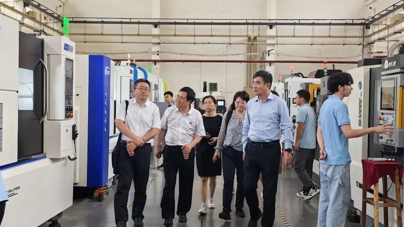 数控车床自动送料机：提升效率的关键设备